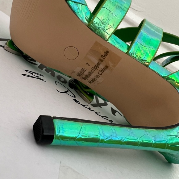 NIB Lemon Drop by Privileged iridescent lime green stiletto heels size 7 - Picture 2 of 5